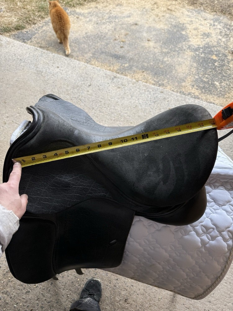 17.5 Legacy Dressage Saddle