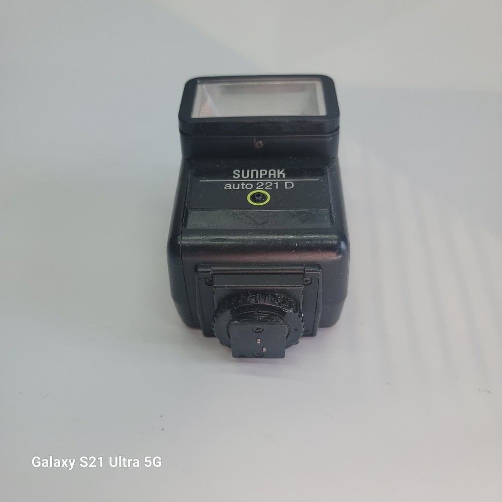SunPak Auto 221 D Camera Flash Universal - Tested, Works!