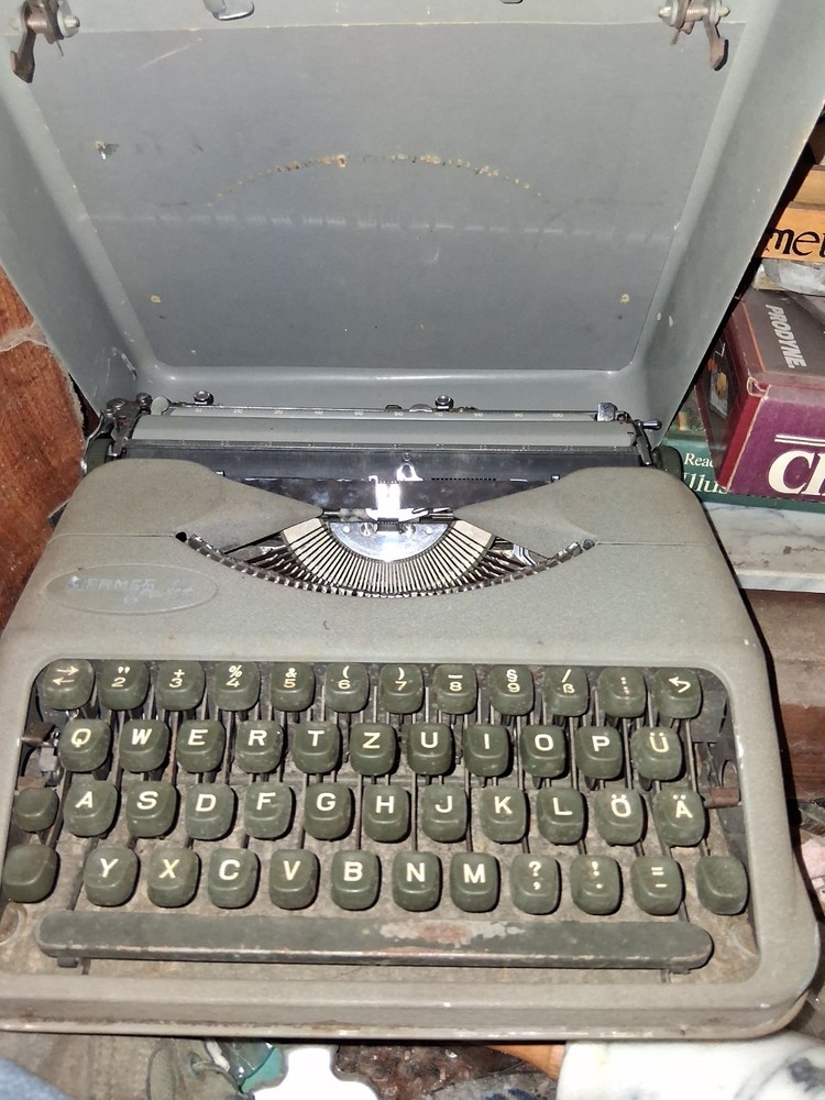 Baby Hermez Typewriter