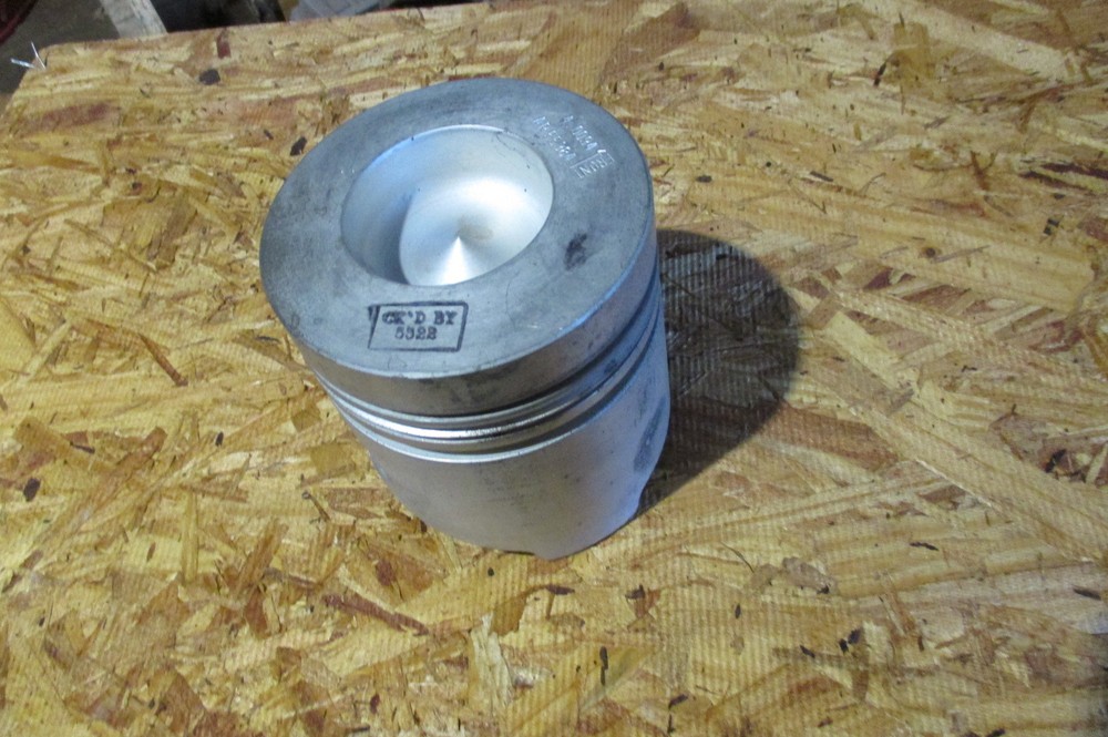 John Deere Piston, AR 55984
