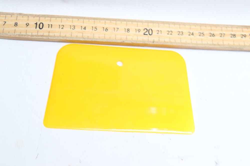 Spreader Yellow 3" x 5"