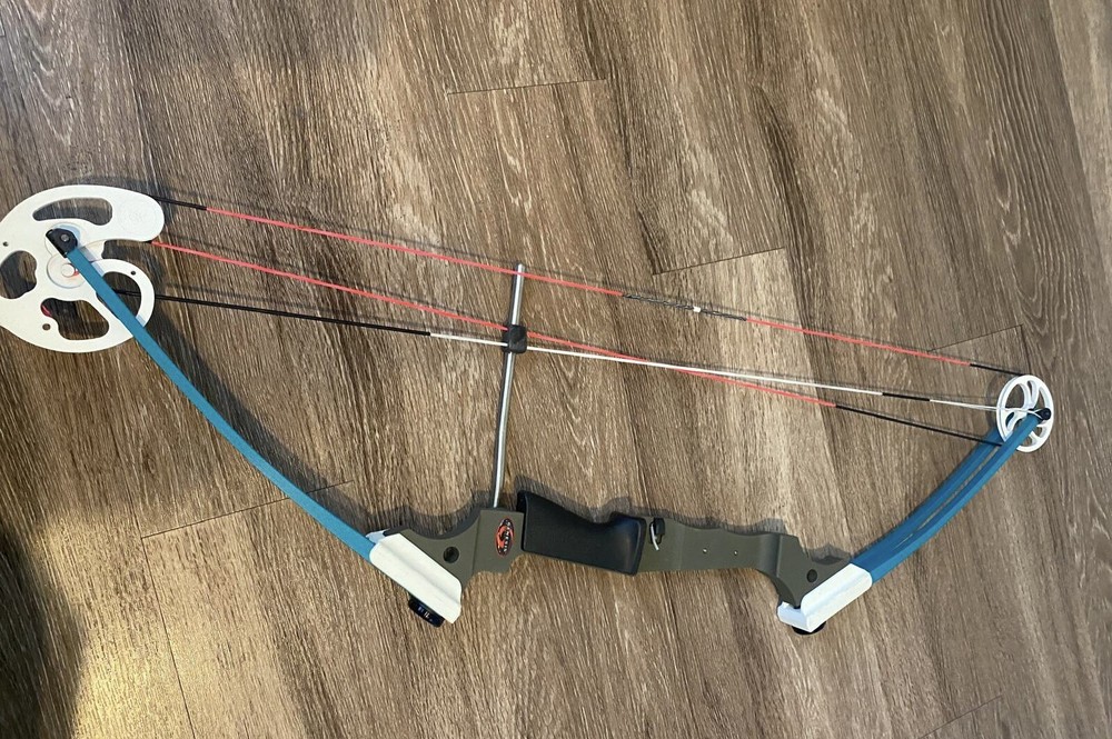 Genesis Archery Compound Bow Right Handed