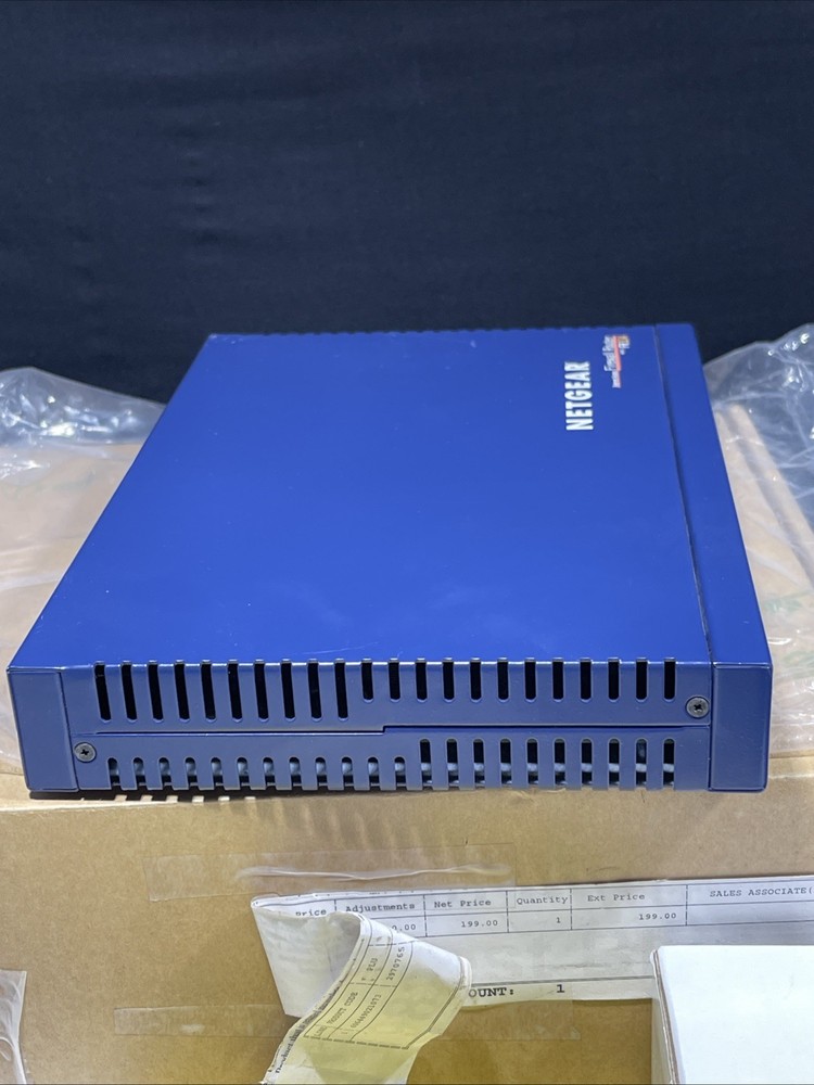 NETGEAR internet Access Firewall Router Model FR314