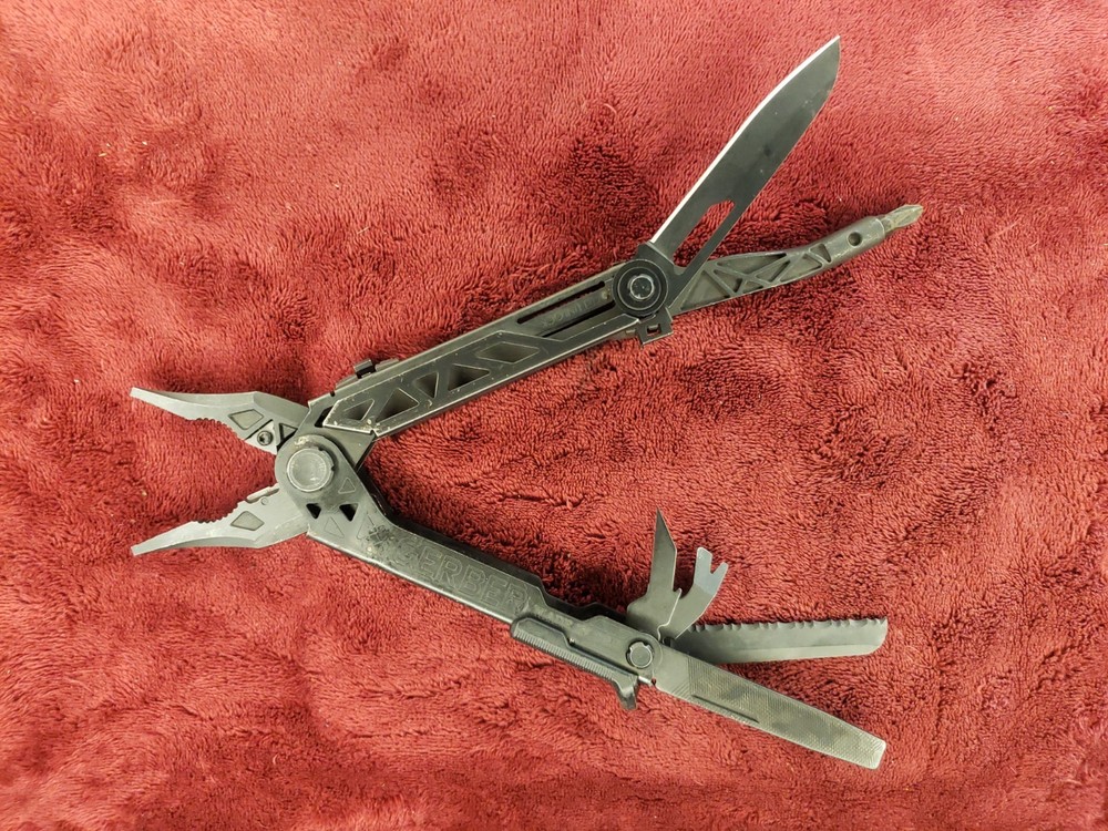 🔪 Gerber Center-Drive Multi-Tool