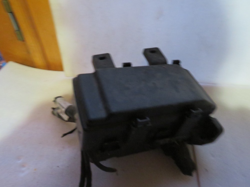 08 HYUNDAI SONATA ENGINE FUSE BOX