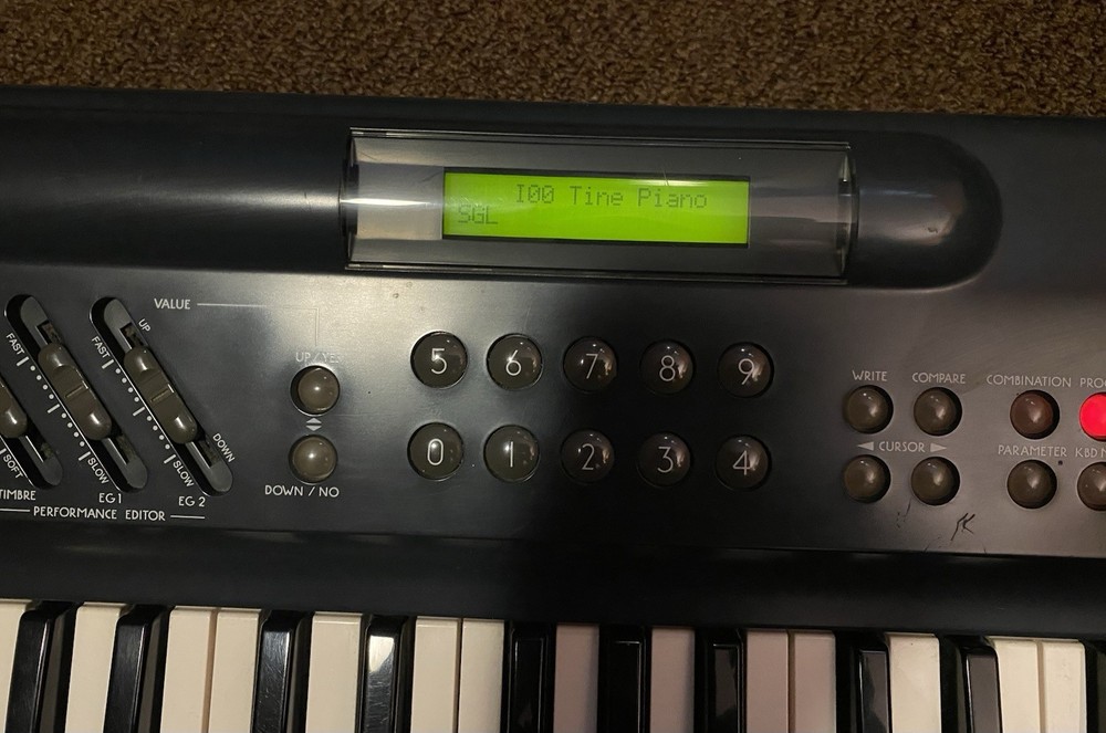 Korg 707 Performing Synthesizer