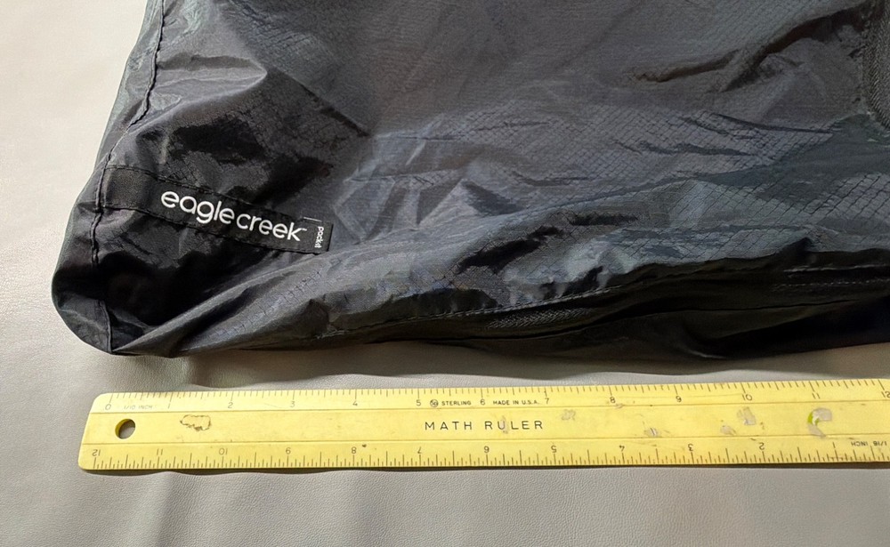 Eagle Creek Pack-It Isolate Cube MEDIUM (EC0A496D) excellent condition
