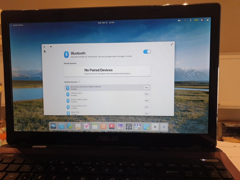 Linux ElementaryOS V8.1, 64-bit, Bootable Live and Install USB Flash Drive