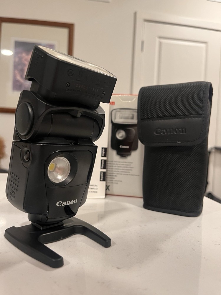 Canon 320EX Speedlite Reflex flash - Bag, Stand, And Original Box