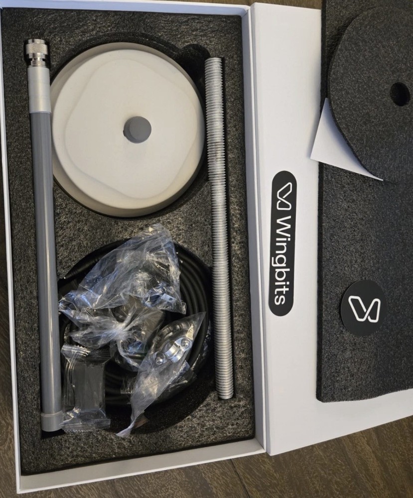 Wingbits WB200 ABS-D Flight Tracking Station