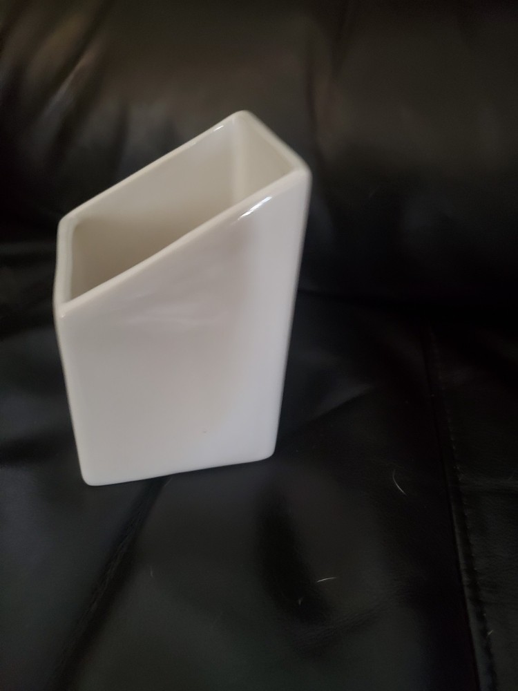 Rae Dunn White "GLOW" Makeup Brush Holder B27