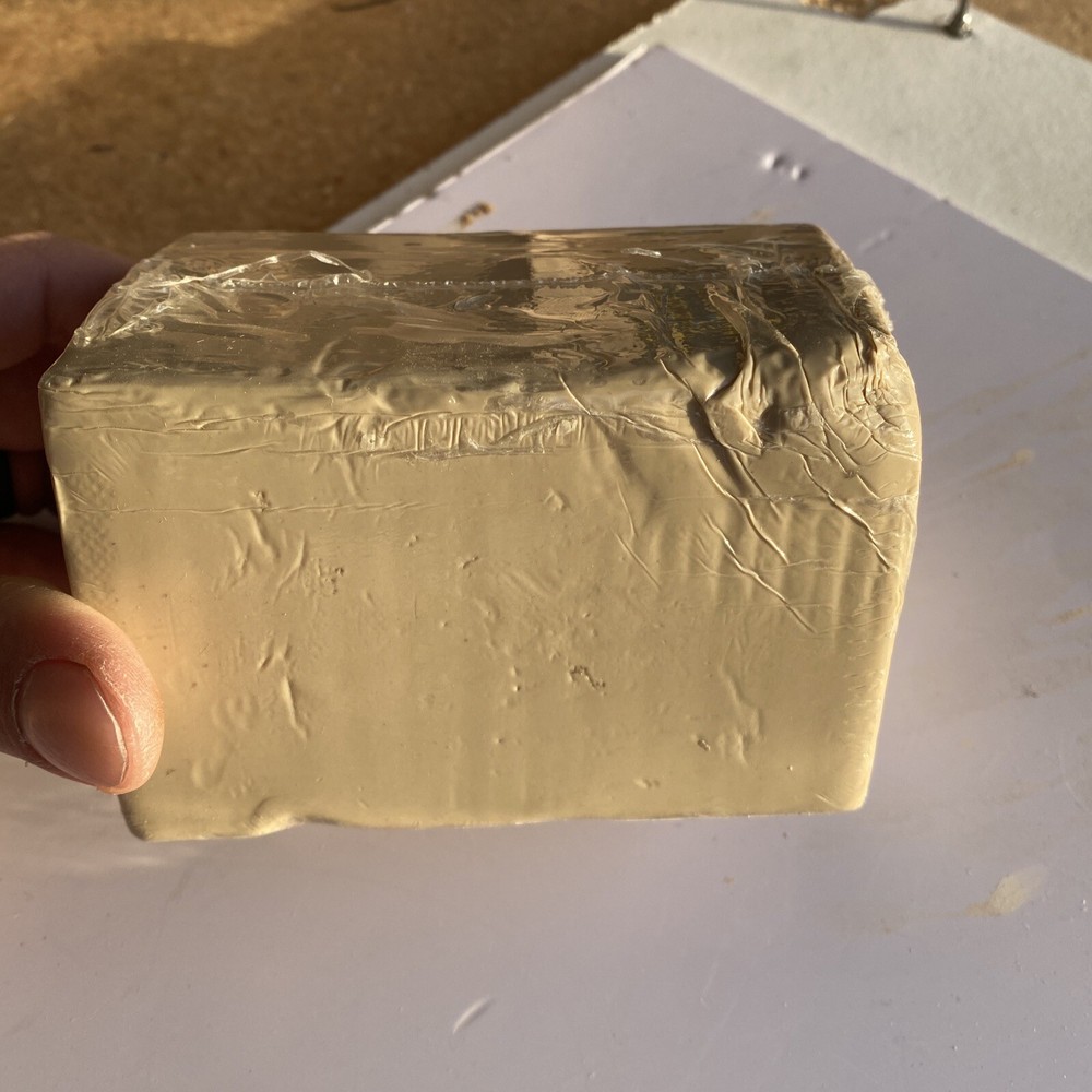 Chavant Clayette Medium (Cream) 2 Lb Brick