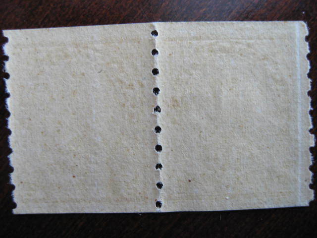 Canada Scott MR7iii MNH pair (has been folded at perfs)