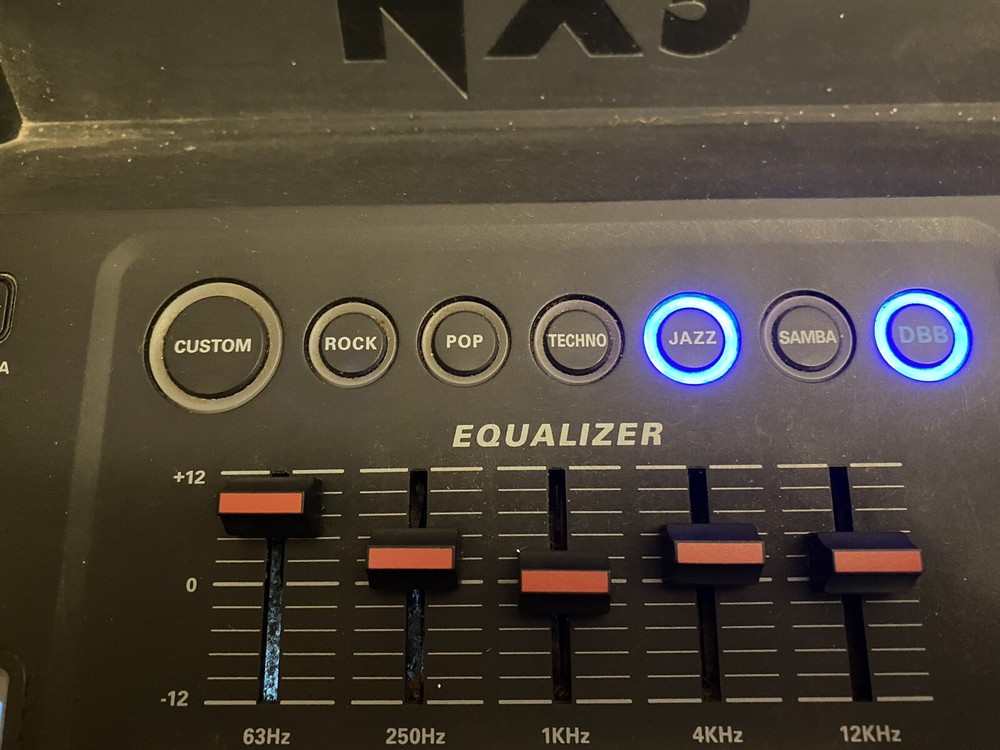 Philips NX5 Blue Tooth Speaker / CD/ Radio DJ Effect/ multi-colors
