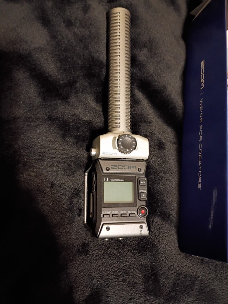 zoom f1 field recorder