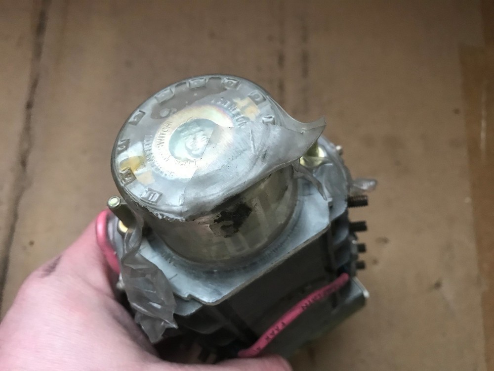 Electroswitch 505A716G06 Rotary Switch -- Type W-2 -- NEW, MISSING HANDLE