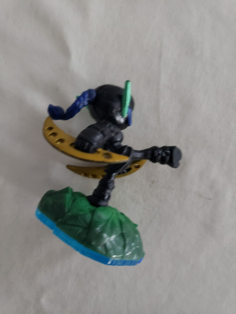 Skylanders: Swap Force: Lightcore Star Strike  Figure