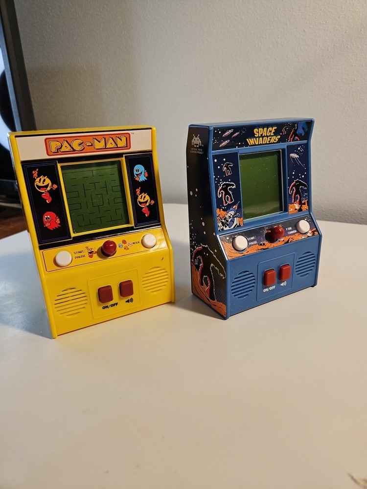 Pac-Man and Space Invaders Handheld Retro Mini Arcade Machines Tested BUNDLE