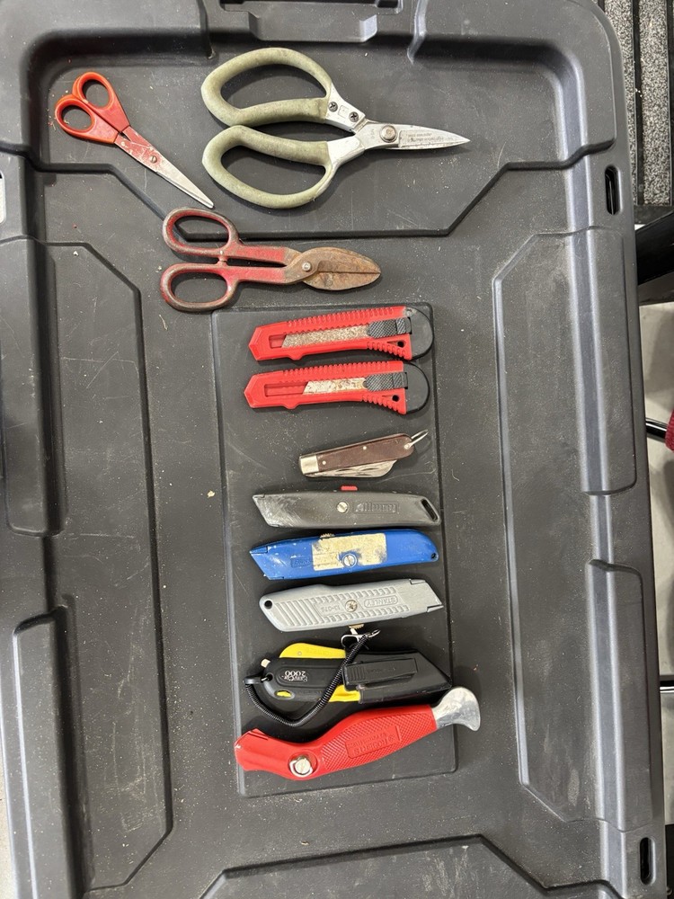 Asst Of Random Cutting Tools-11 Pcs