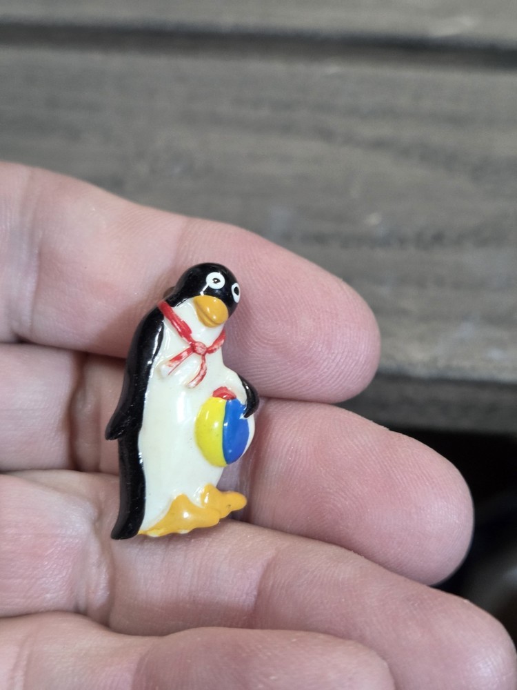 Vintage Penguin Cellulite Lapel Pin