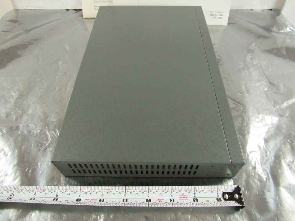 SMC 5208DS EZ STACK 10/100 NETWORK HUB ***NNB***