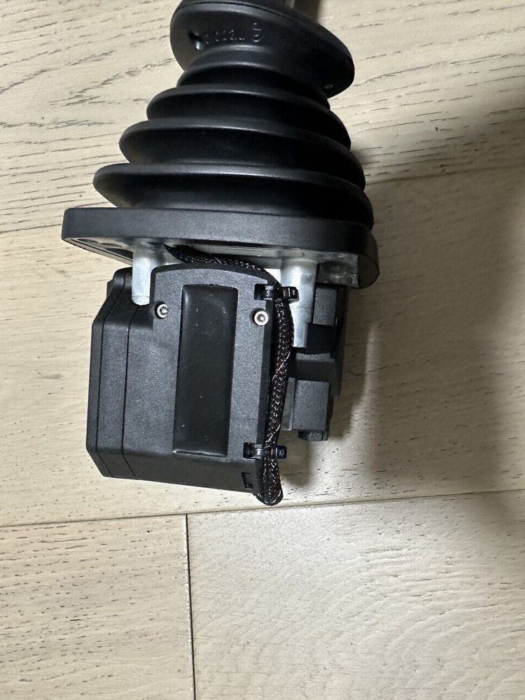 JLG Joystick 2Robt Function Controller 1001222609 New Without Box