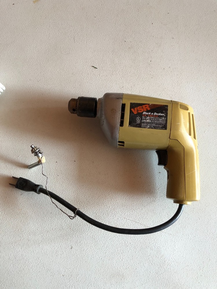 Black & Decker VSR 3/8" Corded Drill 7127 Type 2 WORKS #TOOL BIN