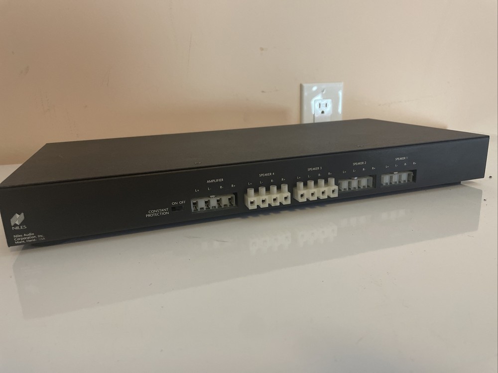 Niles HDL-4 High Definition Speaker Selection System 1 Input 4 Output