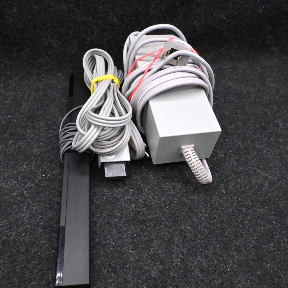 NINTENDO WII BLACK CONSOLE RVL-101 BUNDLE W/ CONTROLLER NUNCHUK SENSOR & CABLES