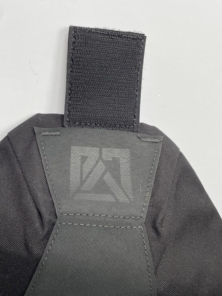 SAFARILAND/AARDVARK Structured Upper Arm/Bicep Protector 2 Piece Black W/Strap