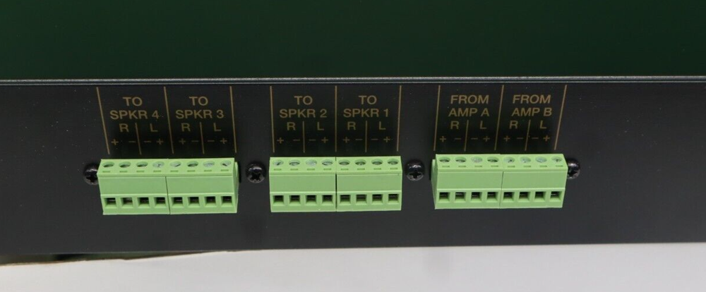 2 Amplifier in / 4 Speaker Out - High Power Speaker Selector with Volume Control