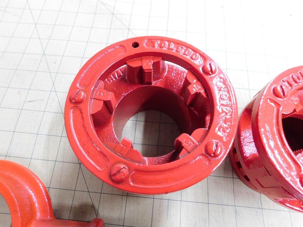 Toledo 1074 Pipe Threader with 3 Dies, 1", 1.5", 2"