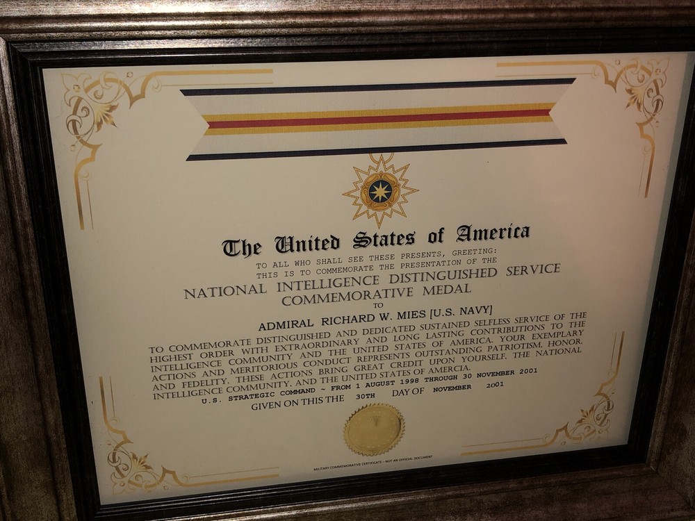 NATIONAL INTELLIGENCE DISTINGUISHED SERVICE COMMEMORATIVE CERTIFICATE Type-1