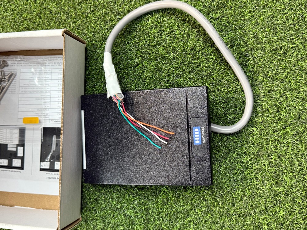 HID multiCLASS SE RP40 Multi-technology Smartcard Reader Wall Switch - Used