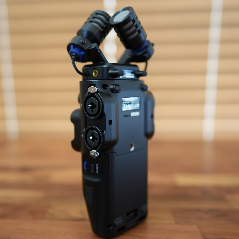 ZOOM H6studio Handheld Recorder Black High-Resolution 6-Channel Inputs