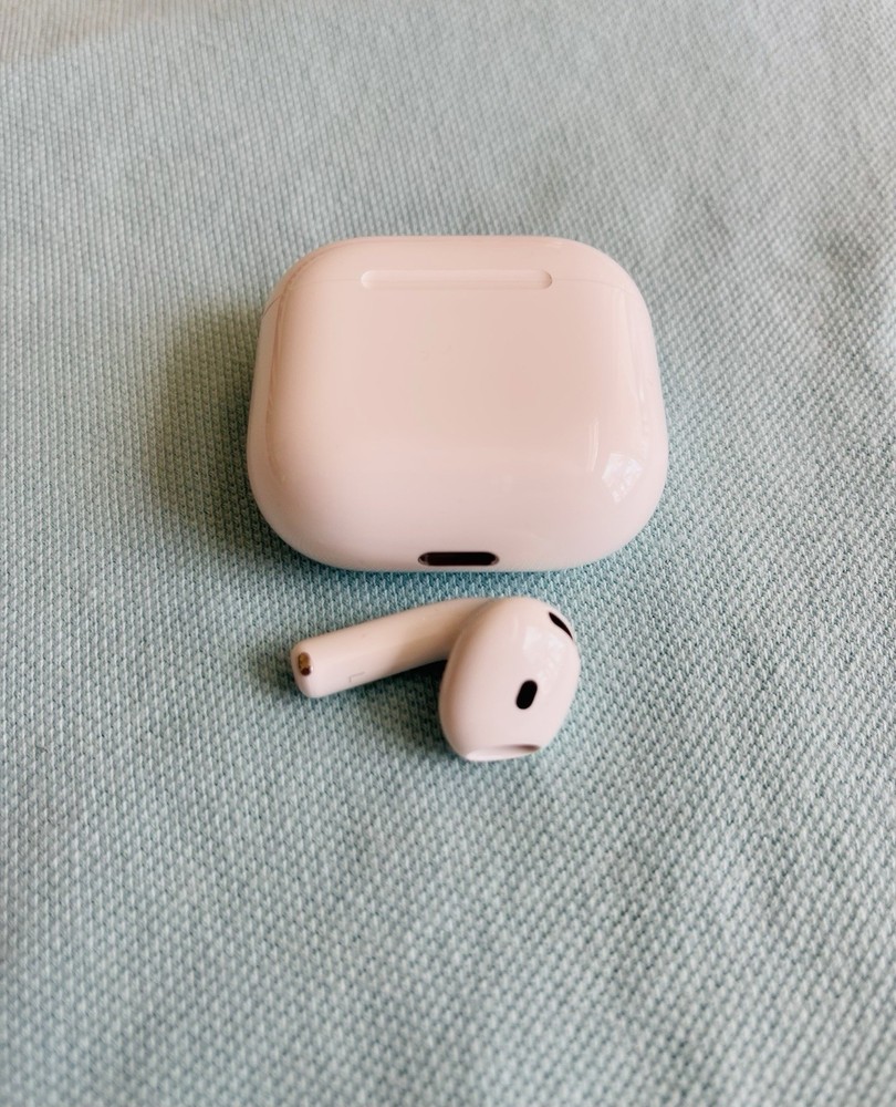 AirPods 4 2024 RIGHT AIRPOD MISSING