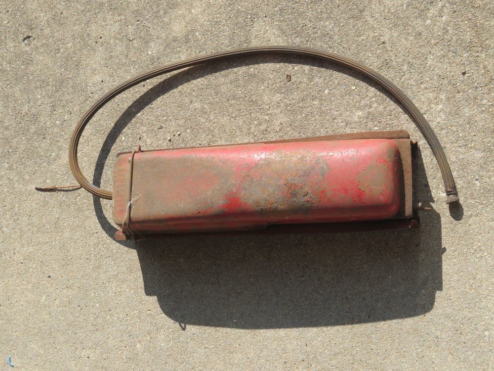 VINTAGE OLD AIR FOOT PUMP