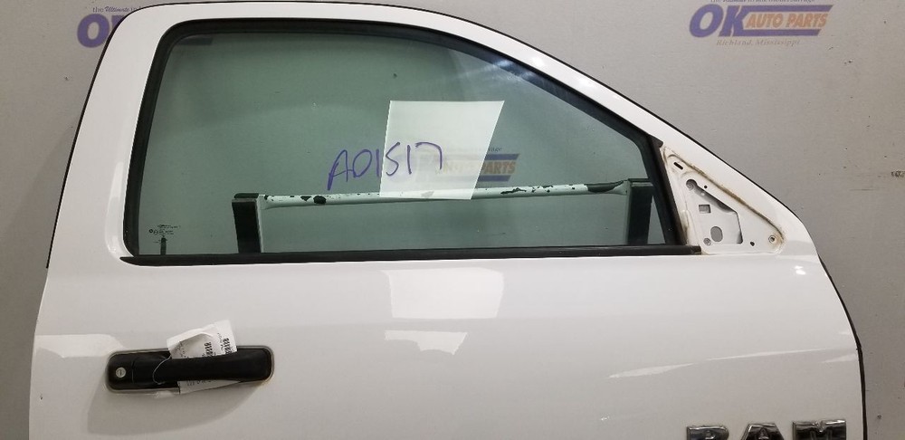 17 DODGE RAM 3500 REGULAR CAB DOOR ASSEMBLY FRONT RIGHT PASSENGER WHITE