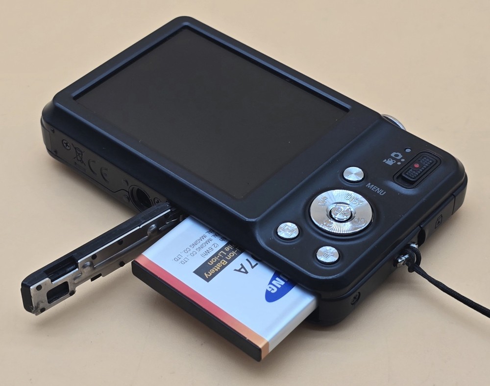 Samsung ST45 12.2MP Digital Camera Black Tested. See Description.