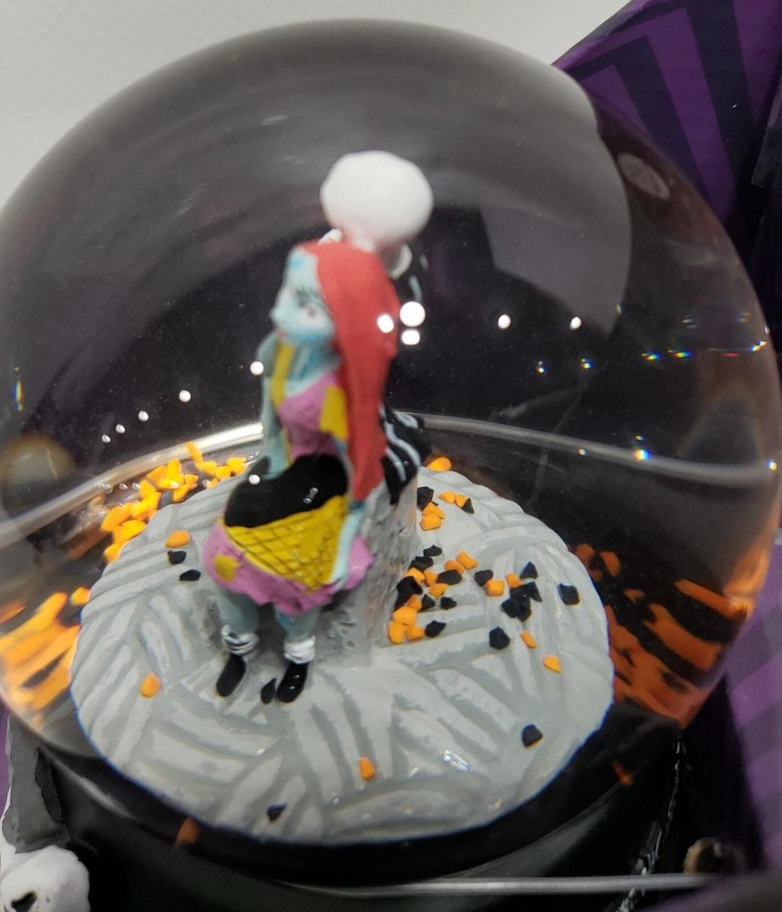 Nightmare Before Christmas Jack & Sally Musical Snowmotion Globe