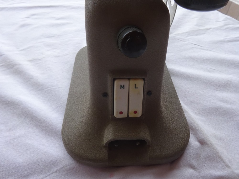 VINTAGE "ASTRO" PROJECTOR - 8mm - Untested -
