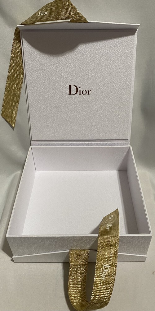DIOR WHITE MAGNETIC EMPTY GIFT BOX AUTHENTIC 8" x 8" x 2.75"