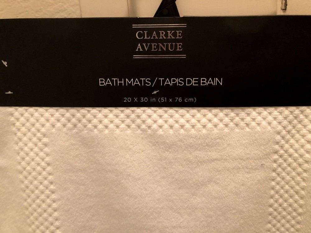 NWT Clarke Avenue White (2) Bath Mat
