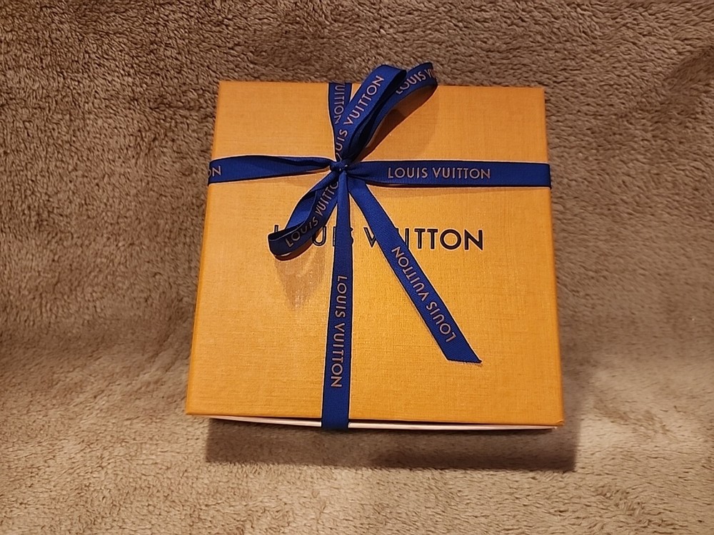 Louis Vuitton wallet EMPTY BOX ONLY (6.75" x 6.75" x 1.75").