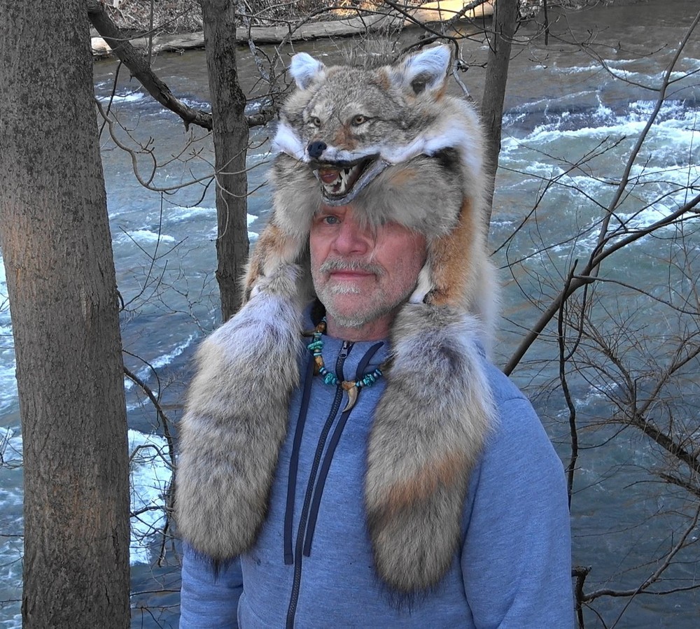 Coyote fur hat w/open mouth