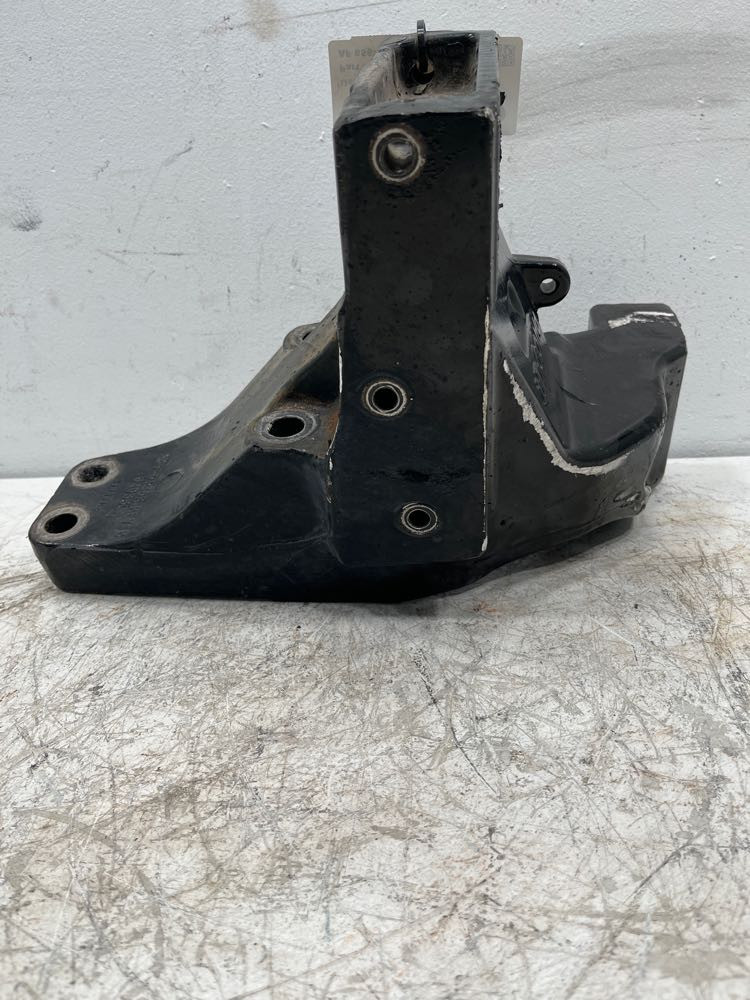 Peterbilt Cab Mount A856136R (630-10782)