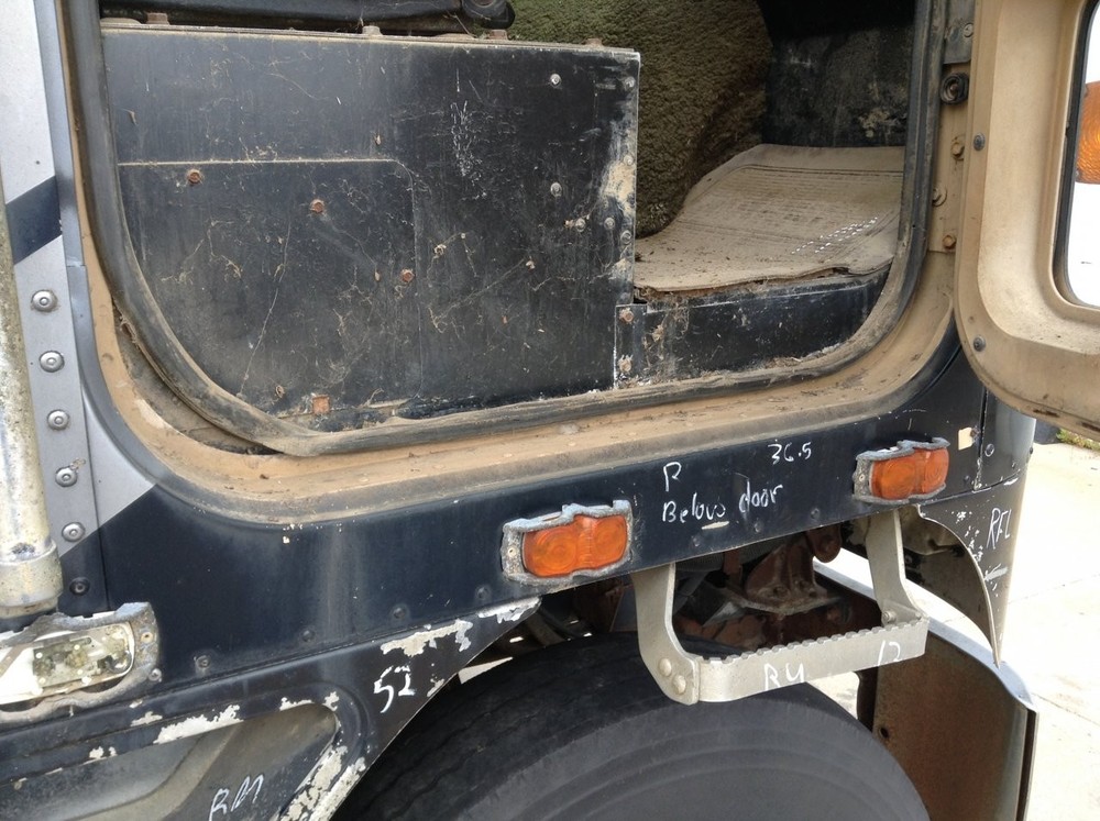 International 9670 ALUMINUM Right/Passenger CAB Panel