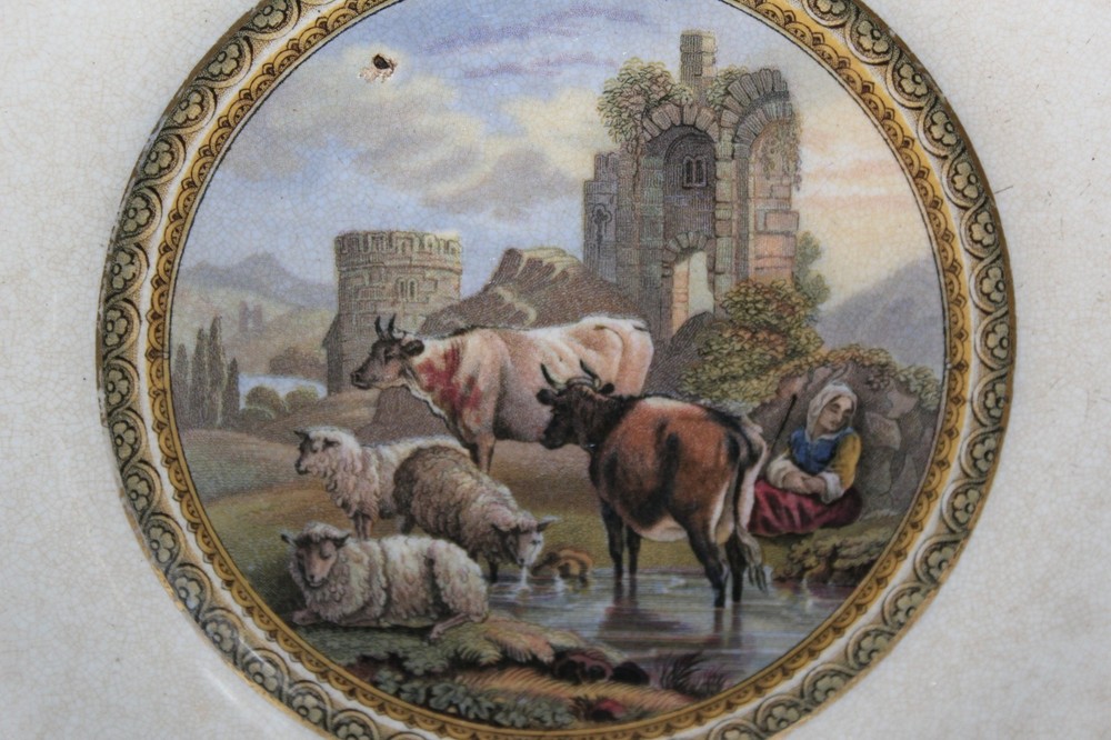 ANTIQUE PRATTWARE CATTLE & RUINS PLATE
