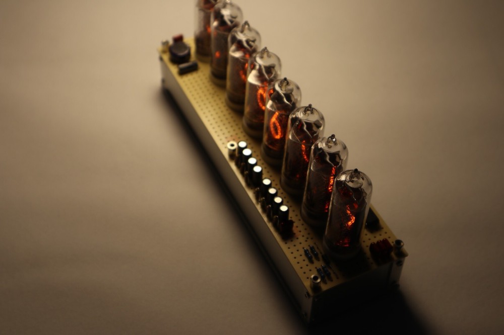 Stein's Gate Divergence Meter using REAL NIXIE TUBE with clock function limited