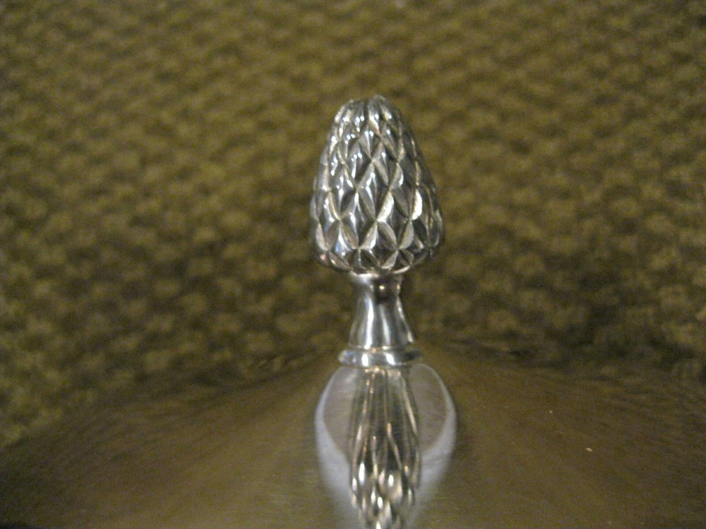 REED & BARTON SILVERPLATED 9 IN SERVING DISH WITH PYREX GLASS INSERT & SPOON